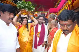 Kishan Reddy and his wife offer prayers at Ujjain Mahankali Temple