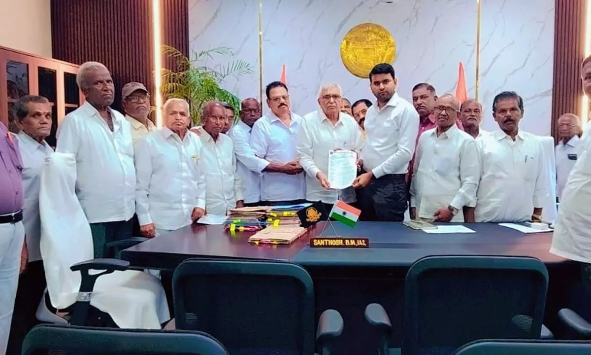 Pensioner’s association leadership submits petition to DC