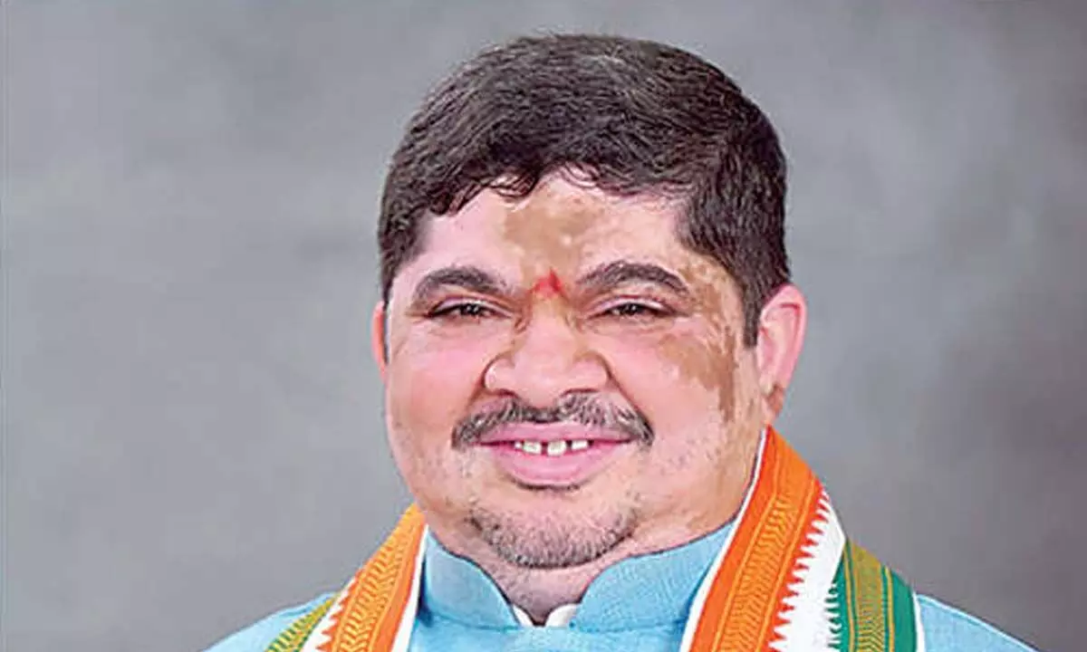 ‘Ponnam Anna’ enjoys being with the public