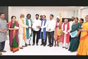 Revanth presents Padma Shri awardees with Rs 25L cheques