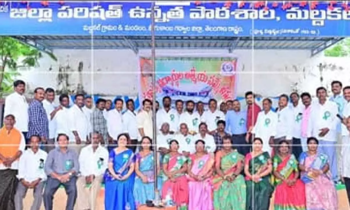 SSC Batch of 1989-90 from Maldakal ZPHS Holds Reunion Celebration