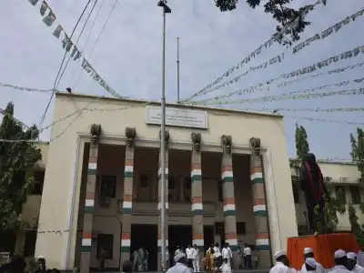 Congress Leaders Face Dilemma Over BC Quota Increase Ahead of Local Elections