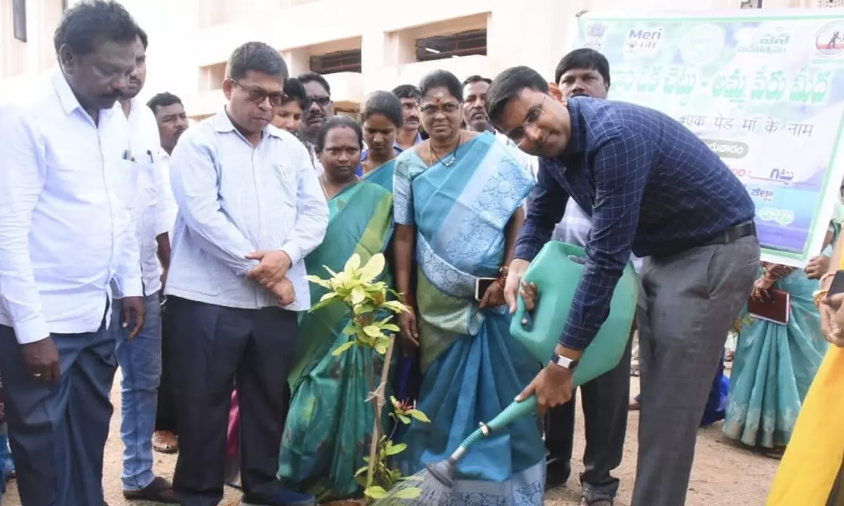 DC B.M. Santosh Urges Farmers to Support Bharat Mala Road Project for Gattu’s Development