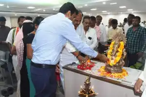 District Collector Encourages Youth to Champion Handloom and Cultural Heritage by Wearing Handloom Attire