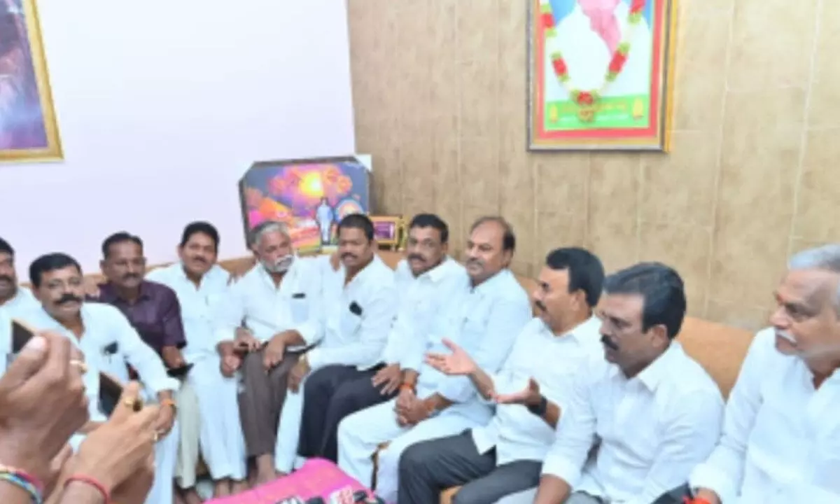 Gadwal MLA Remains with Congress Party, Confirms Minister Ju Palli