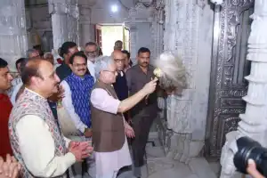 Governor Pays Visit to Kolanupaka Temple