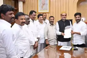 Haj Committee Chairman Discusses Pilgrims’ Issues with Chief Minister