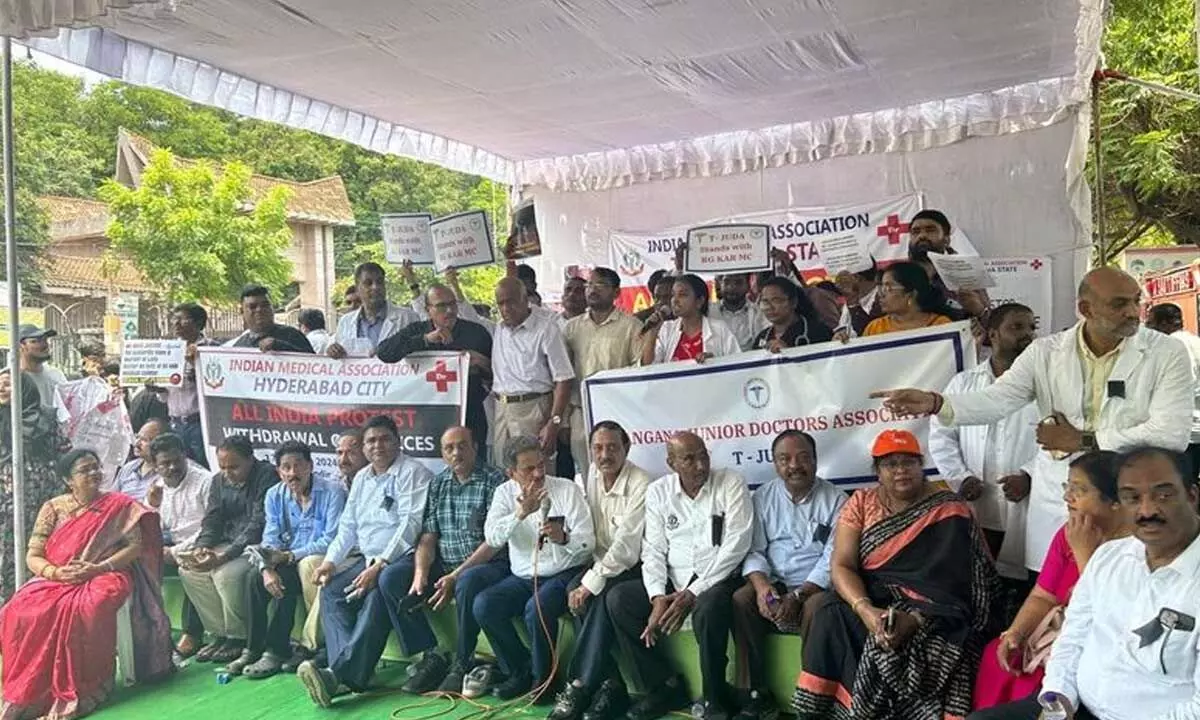 Hyderabad: Doctors’ Protests Intensify, Transitioning from White Coats to Black Badges