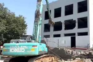 HYDRA Demolishes Illegal Construction in Gandipet FTL Area