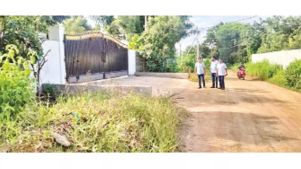 Janwada Farmhouse Faces Scrutiny from Officials, Once Again