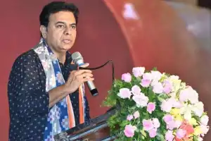 KTR Criticizes Revanth Reddy’s Handloom Policies on National Handloom Day
