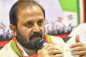 Madhu Yashki dismisses KTR’s lake encroachment claim