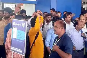Metro Commuters Protest Parking Fees with Sit-In Demonstration
