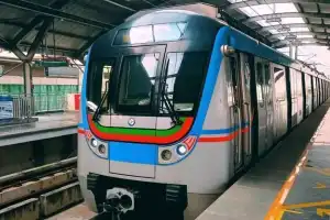 Metro Rail Commuters Petition for Additional Coaches
