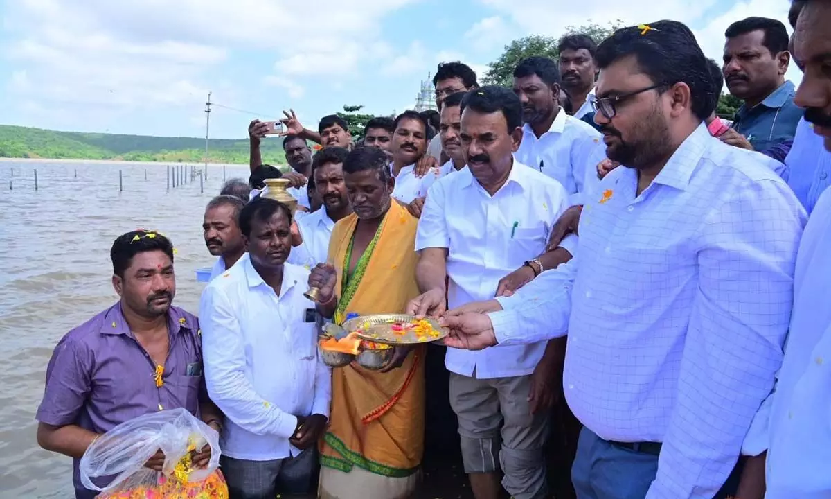 Minister Jupally Unveils Swachhdanam-Pachhadanam Initiative