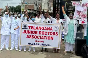 Protest Over Kolkata Medical Student’s Death Leads to Roadblock