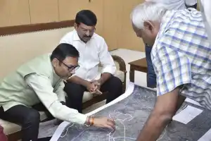 Revenue Minister Meets with SCR General Manager to Discuss Modifications in New Railway Lines