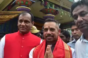 Robert Vadra Visits City, Criticizes Arrogant Kangana
