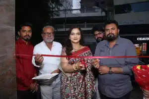 Socialite Bina Mehta Launches D Sons Patola Art Exhibition in Banjara Hills