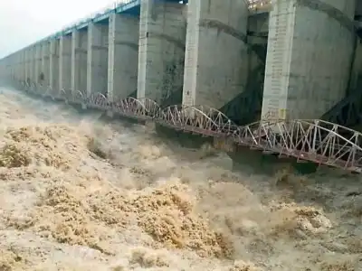 “Srisailam Reservoir Sees Heavy Inflow, Radial Crest Gates Raised Once More”