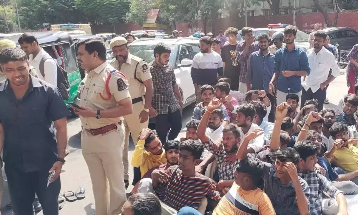 Tensions Flare at Nizam College as Students Protest Over Girls’ Hostel Admissions