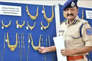 Two Chain Snatchers Arrested in Hyderabad; Recovered Stolen Goods Valued at ₹11 Lakh