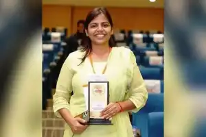 UoH Student Honored with Dr. Dinesh Memorial Award
