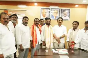 Alampur Market Yard Chairman and Vice Chairman Extend Invitations to Dignitaries for Swearing-in Ceremony