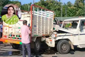 AP Minister Sandhya Rani narrowly avoids major accident after convoy vehicle crash