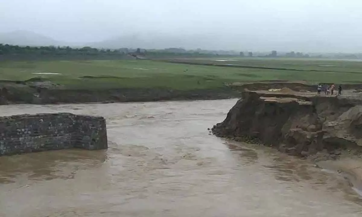 Breach in Sitarama Project’s Main Canal, Peddavagu Ring Bund Washed Away
