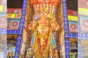 Crowds Gather for a Final Glimpse of Khairatabad Bada Ganesh