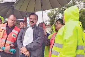 Dana Kishore Orders Eviction of Residents from Unsafe Buildings