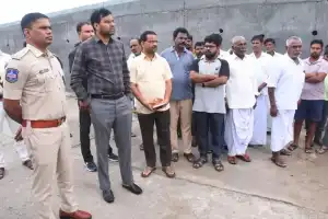 Gadwal District Collector Warns of Severe Flooding Amid Heavy Rains; Urgent Safety Measures Emphasized During Inspection