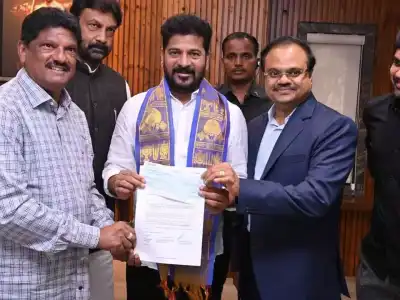 GRT Jewellers Contributes Rs 25 Lakh to CM Relief Fund for Flood Relief Efforts