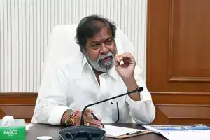 Health Minister Encourages Public to Seek Treatment at Government Hospitals