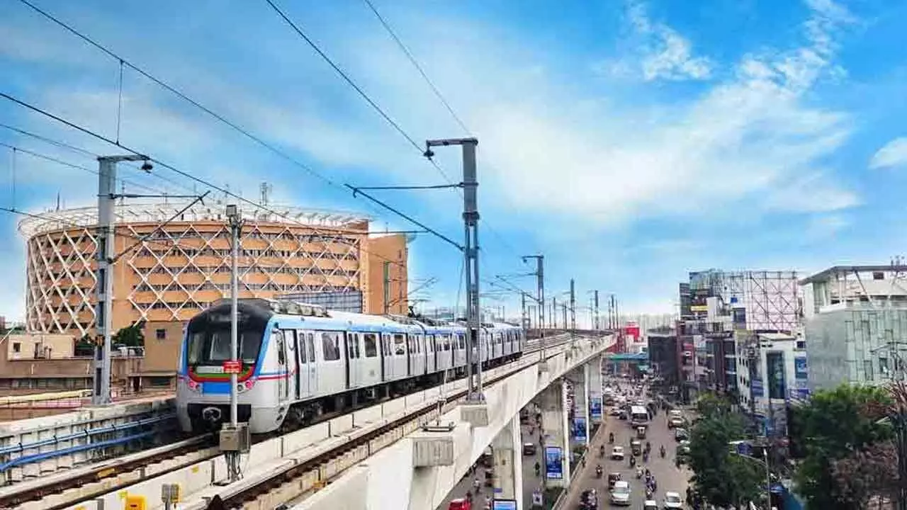 Metro Rail Extends Service Hours