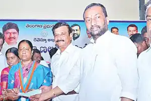 Minister Distributes KL, SM Cheques in Dubbaka
