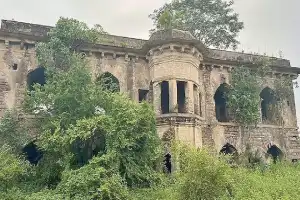 Mushk Mahal Becomes Haven for Anti-Social Activities