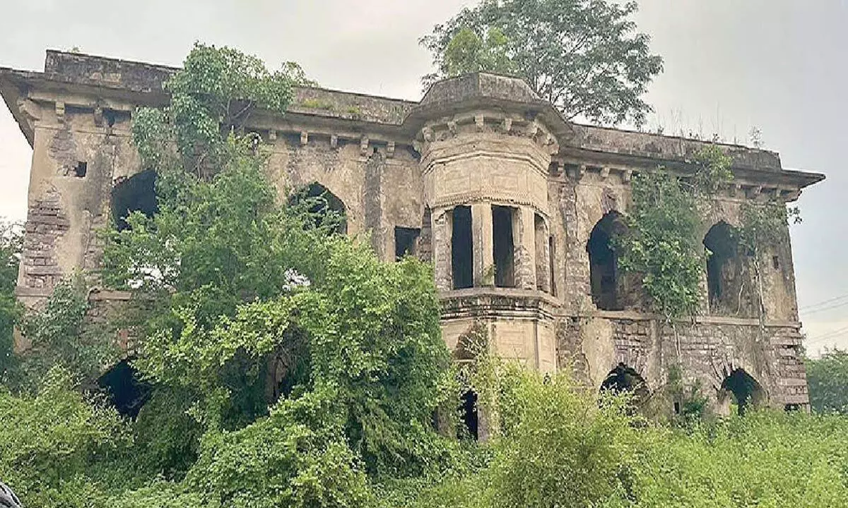 Mushk Mahal Becomes Haven for Anti-Social Activities