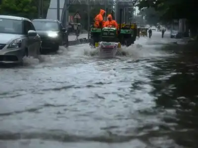 Rain Showers Slow Down Festive Shopping