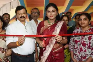 Socialite Sailaja Reddy Launches National Silk Expo at Srinagar Colony