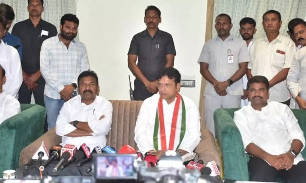 Sridhar Babu accuses BRS of planning to remove Rajiv’s statue to appease Modi