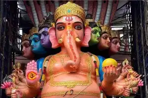 Thousands of Devotees Flock to Khairatabad Ganapati on Final Day of Ganesh Chaturthi
