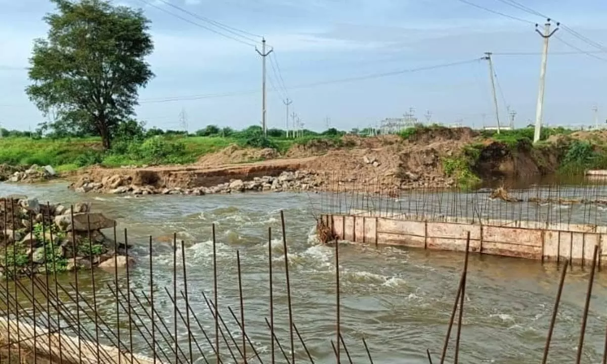 Travel Woes Persist as Authorities Show Little Concern