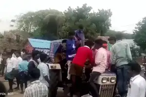 Villagers in Anantapur District Stage Roadside Protest Demanding Drinking Water