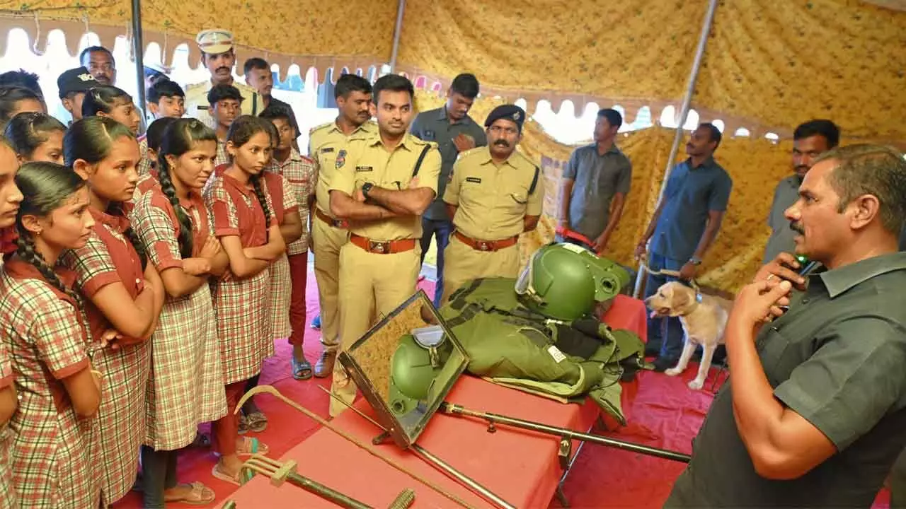 350 Students Participate in District Police ‘Open House’ Event