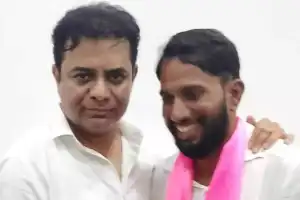 BRSV Jogulamba Gadwal District Coordinator Kurava Pallayya Meets BRS Working President K.T. Ramanna to Discuss Key Student Initiatives