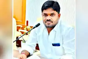 Congress Leader Accuses KCR of Burdening Public with ₹20,000 Crore in Power Charges