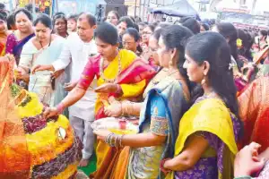 DK Aruna Slams Congress Government for Restrictions on Bathukamma Celebrations