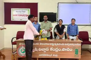 “Farmers Receive Training on Castor Cultivation in Parvathapur and Chegunta”
